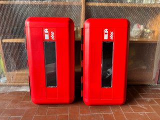Vendo 2 cassette porta estintore da 6kg