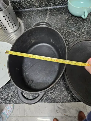 Olla de hierro fundido negra