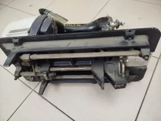 Máquina de coser Alfa antigua