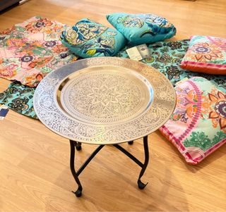 Mesa, Manteles y Cojines Hindues