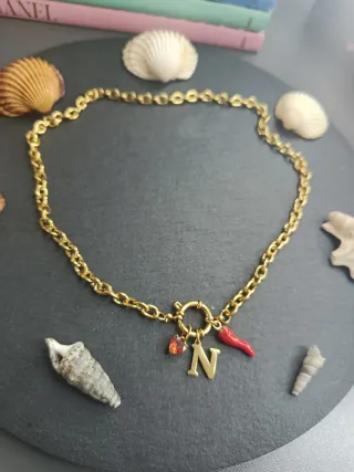 Collana con ciondoli lettera N, cuore e cornetto