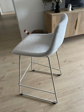 1 Taburete alto cocina beige y blanco