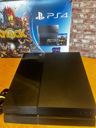 PS4 Negra 500 GB en Caja Original + 7 Juegos