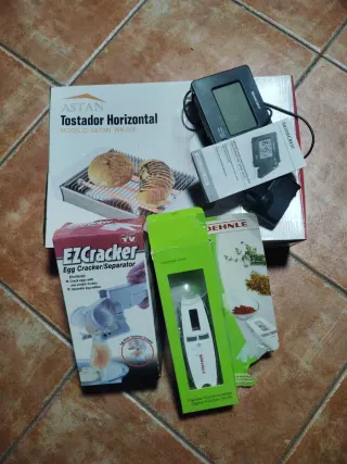 Lote menaje hogar: Tostador, Báscula, Separador Hu