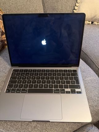 MacBook Air Apple