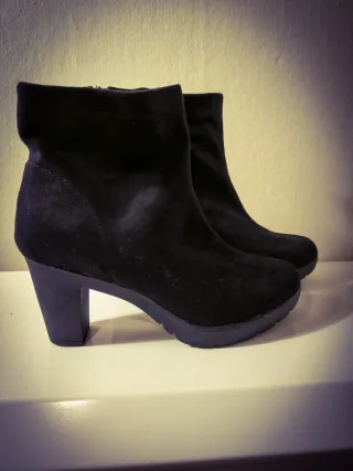 Botines piel vuelta negros Talla 39