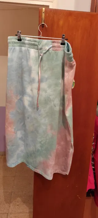 Falda tie-dye verde y rosa