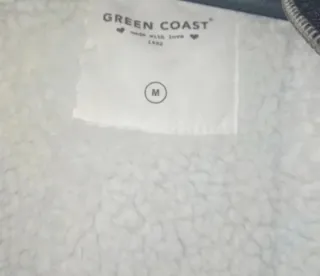 Abrigo negro con forro de borrego