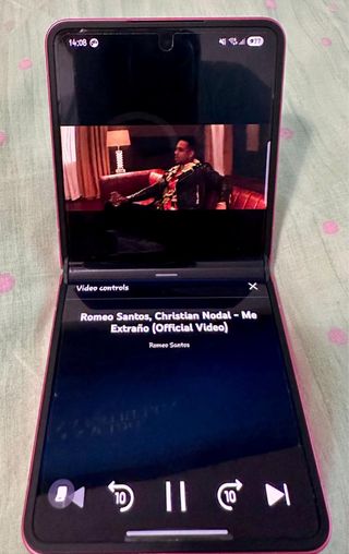 Samsung Galaxy Z Flip 7 Impecable