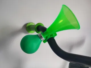 Bicicleta de equilibrio verde