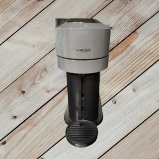 Cafetera Nespresso Vertuo Next De'Longhi