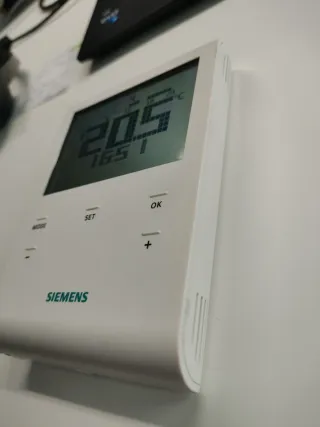 Termostato Siemens RDE100.1 (factura y caja)
