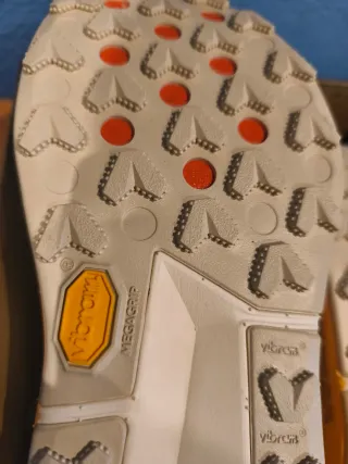 Nike ZoomX Zegama Trail 2 Talla 44.5 Unisex