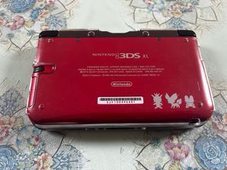 Nintendo 3DS XL Temática Yveltal Roja + Extras