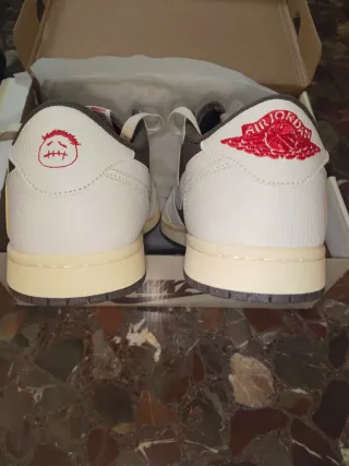 Jordan 1 x Travis Scott Marrón/Blanco