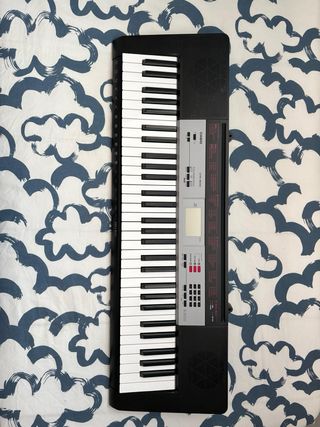 Piano Casio CTK-1500 casi NUEVO