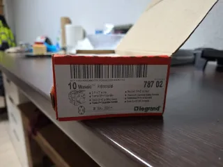 Base Enchufe Mosaic Blanca