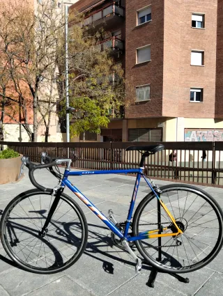 Bicicleta de carretera BH  impecable