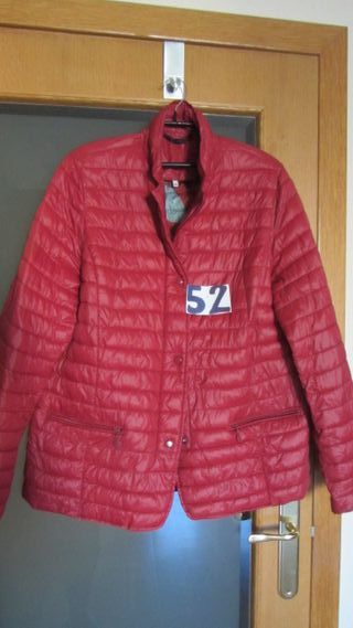 Chaquetas/chaquetones acolchados roja talla 52/XXL
