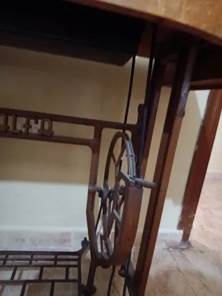 Máquina de coser Alfa antigua