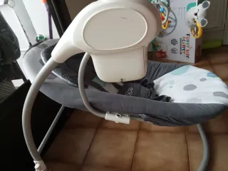 Hamaca eléctrica bebé con música