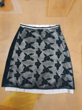 Falda fiesta encaje negro y beige Talla 40