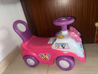 Moto de pepa pig  y Carrito minnie Corre Pasillos