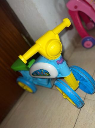 Moto de pepa pig  y Carrito minnie Corre Pasillos