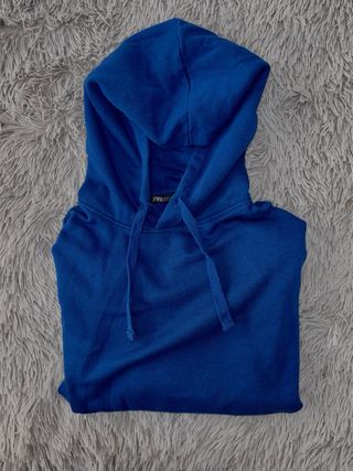 Sudadera Zara con capucha azul Talla S