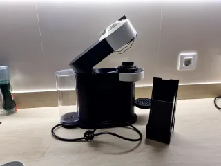 Cafetera Nespresso Vertuo DeLonghi Blanca