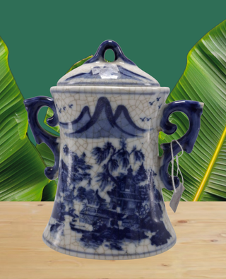 Jarra china con asas estilo antiguo con craquele