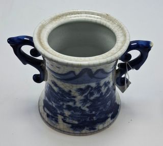 Jarra china con asas estilo antiguo con craquele