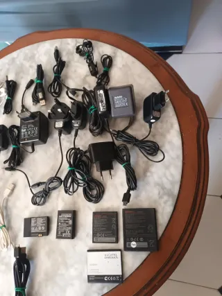 Cargadores, Baterías y Auriculares