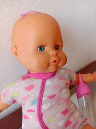 Muñeca Nenuca con biberón