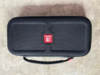 Estuche Nintendo Switch Rojo