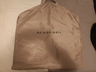 Funda de traje Burberry beige. ( 135cm x 60 cm)