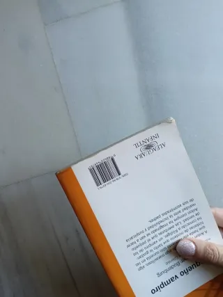 PEQUEÑO VAMPIRO (Spanish Edition)