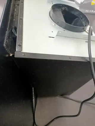 Campana extractora Svan Negra