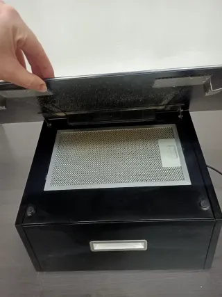 Campana extractora Svan Negra