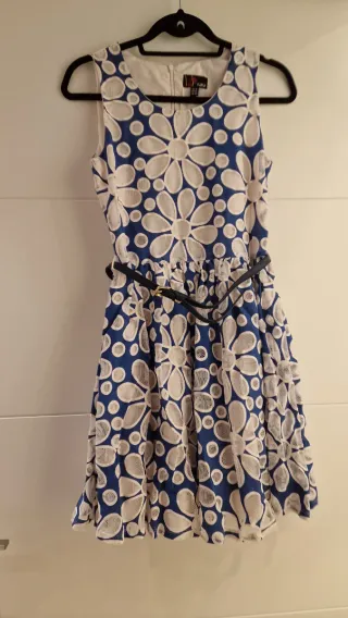 Vestido azul y blanco