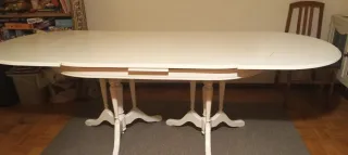 Mesa de comedor y 6 sillas blancas