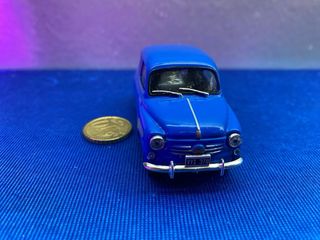 COCHE EN MINIATURA FIAT 600D ESCALA 1:43