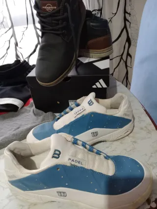 Conjunto camiseta y pantalón corto + botas