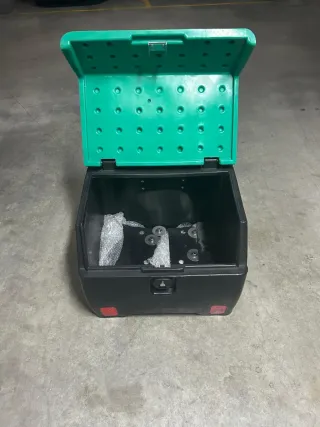 Baúl de reparto SCUTUM 200L