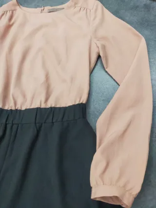 Abito a pantaloni beige e nero