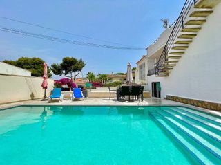 Casa pareada en alquiler en Los Balcones - Los Altos del Edén en Torrevieja