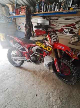 Se vende o se cambia Honda CRF 250 4T 2017