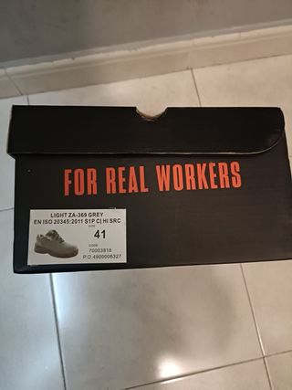 Zapatos de seguridad color gris sin estrenar