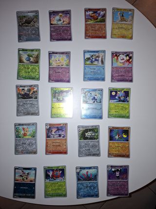Mazzo 20 carte Pokemon ITA holo reverse assortite