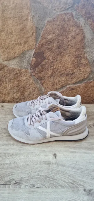 Zapatillas Munich grises y blancas
